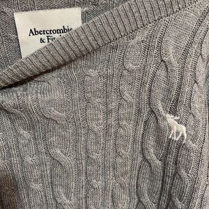 Abercrombie & Fitch Gray Cable Sweater